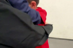 0-1不敌英博，赛后蓉城小球迷哭成